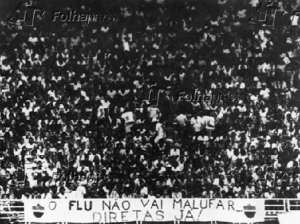 Dia internacional da Democracia: Torcida do Fluminense contra Paulo Maluf