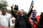 O ex-presidente Lula discursa em frente ao Sindicato dos Metalúrgicos do ABC