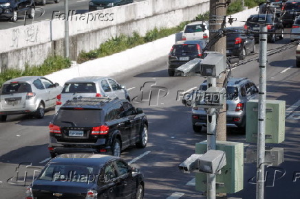 Folhapress Fotos Radares Na Avenida Moreira Guimar Es Na Zona Sul